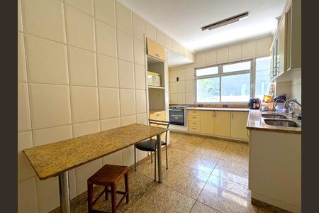 Apartamento à venda com 333m², 4 quartos e 3 vagas Apartamento à venda com 333m², 4 quartos e 3 vagasFoto 12
