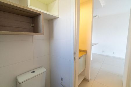 Banheiro de apartamento à venda com 1 quarto, 44m² em Vila Guarani (zona Sul), São Paulo