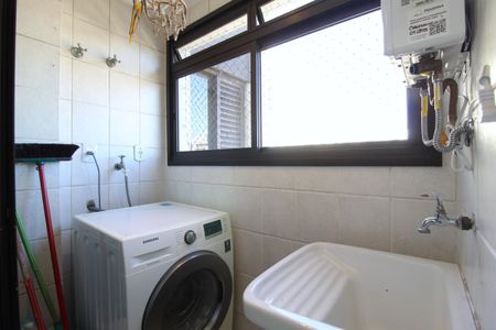 Apartamento à venda com 60m², 2 quartos e 2 vagasCozinha e Área de Serviço