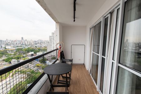 Varanda de kitnet/studio para alugar com 1 quarto, 41m² em Cambuci, São Paulo