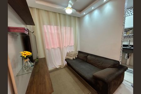 Sala de apartamento para alugar com 2 quartos, 48m² em Del Castilho, Rio de Janeiro