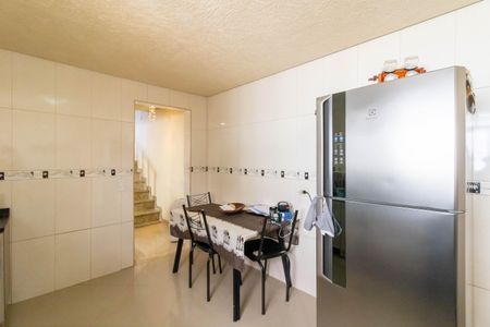 Casa à venda com 249m², 2 quartos e 2 vagasCozinha