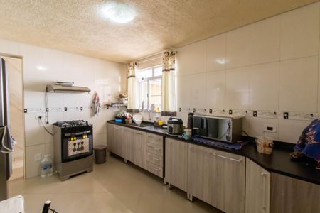 Casa à venda com 249m², 2 quartos e 2 vagasCozinha