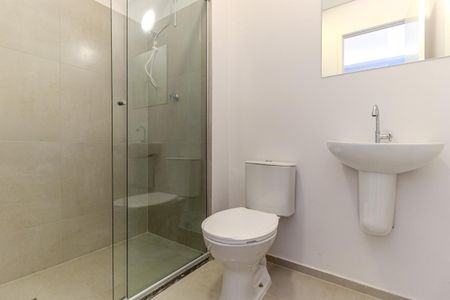Banheiro de kitnet/studio para alugar com 1 quarto, 27m² em República, São Paulo