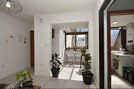 Sala de apartamento à venda com 1 quarto, 56m² em Petrópolis, Porto Alegre