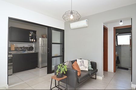 Sala de apartamento à venda com 1 quarto, 56m² em Petrópolis, Porto Alegre
