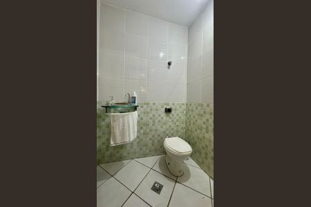 Casa à venda com 446m², 4 quartos e 8 vagas Casa à venda com 446m², 4 quartos e 8 vagasBanheiro