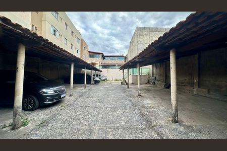 Casa à venda com 446m², 4 quartos e 8 vagas Casa à venda com 446m², 4 quartos e 8 vagasVagas de garagem