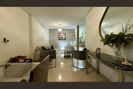 Sala  de casa à venda com 4 quartos, 446m² em Carlos Prates, Belo Horizonte