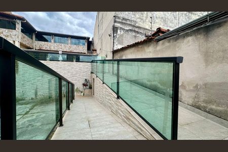 Casa à venda com 446m², 4 quartos e 8 vagas Casa à venda com 446m², 4 quartos e 8 vagasRampa