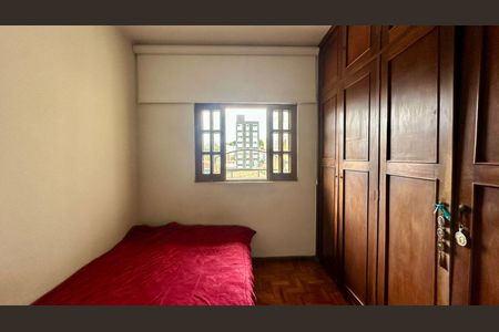 Casa à venda com 446m², 4 quartos e 8 vagas Casa à venda com 446m², 4 quartos e 8 vagasQuarto