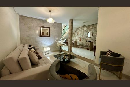 Sala  de casa à venda com 4 quartos, 446m² em Carlos Prates, Belo Horizonte