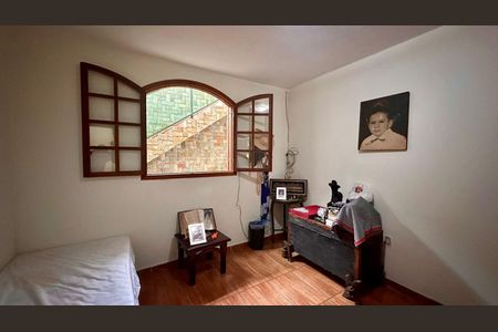 Casa à venda com 446m², 4 quartos e 8 vagas Casa à venda com 446m², 4 quartos e 8 vagasQuarto