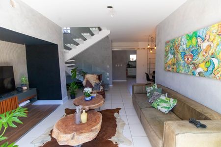 Casa à venda com 220m², 4 quartos e 2 vagasSala