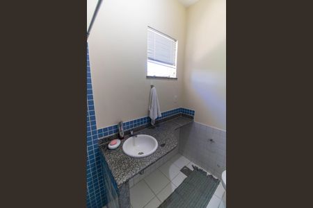 Casa à venda com 220m², 4 quartos e 2 vagasBanheiro Social 1