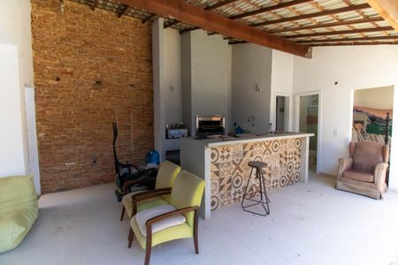 Casa à venda com 220m², 4 quartos e 2 vagasÁrea externa