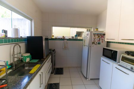 Casa à venda com 220m², 4 quartos e 2 vagasCozinha