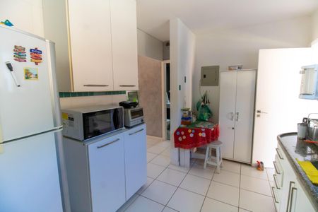 Casa à venda com 220m², 4 quartos e 2 vagasCozinha
