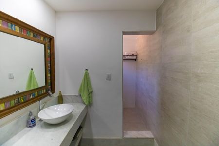 Casa à venda com 220m², 4 quartos e 2 vagasBanheiro da Suíte