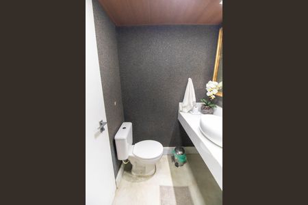 Casa à venda com 220m², 4 quartos e 2 vagasBanheiro 2