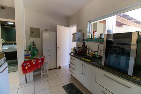 Casa à venda com 220m², 4 quartos e 2 vagasCozinha