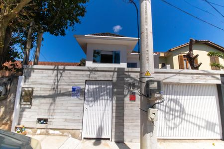 Casa à venda com 220m², 4 quartos e 2 vagasPlaquinha