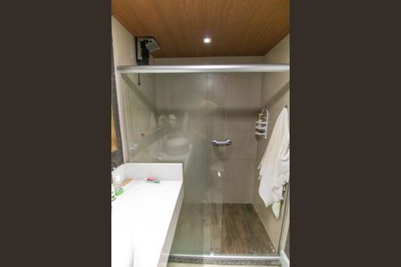 Casa à venda com 220m², 4 quartos e 2 vagasBanheiro 2