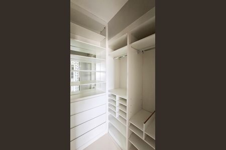 Apartamento à venda com 276m², 4 quartos e 3 vagasQuarto 2