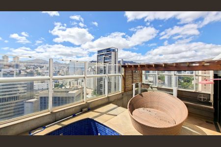 Apartamento à venda com 276m², 4 quartos e 3 vagasPiscina