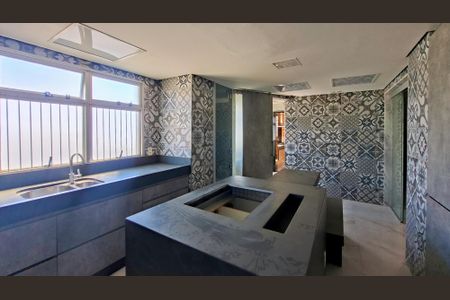 Apartamento à venda com 276m², 4 quartos e 3 vagasCozinha 2