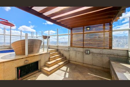 Apartamento à venda com 276m², 4 quartos e 3 vagasPiscina