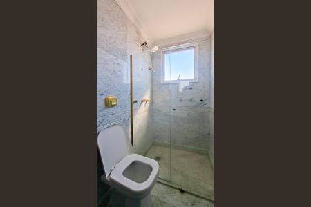 Apartamento à venda com 276m², 4 quartos e 3 vagasBanheiro da Suíte 2