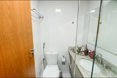 Apartamento à venda com 65m², 2 quartos e 1 vaga Apartamento à venda com 65m², 2 quartos e 1 vagaBanheiro Social