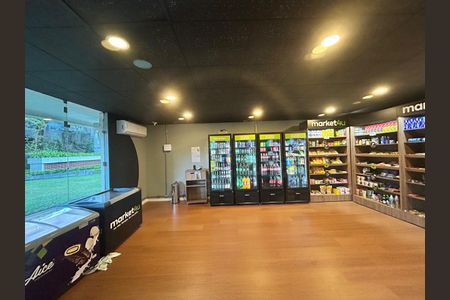 Apartamento à venda com 64m², 2 quartos e 1 vaga Apartamento à venda com 64m², 2 quartos e 1 vagaMini Mercado