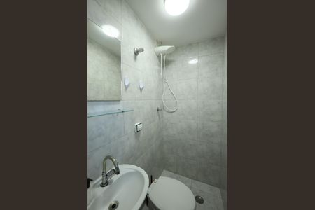 Apartamento à venda com 64m², 2 quartos e 1 vaga Apartamento à venda com 64m², 2 quartos e 1 vagaBanheiro de serviço