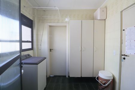 Apartamento para alugar com 175m², 3 quartos e 2 vagasÁrea de Serviço