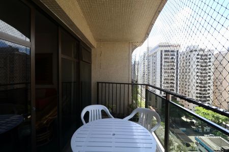 Varanda de apartamento para alugar com 3 quartos, 175m² em Centro, Guarujá