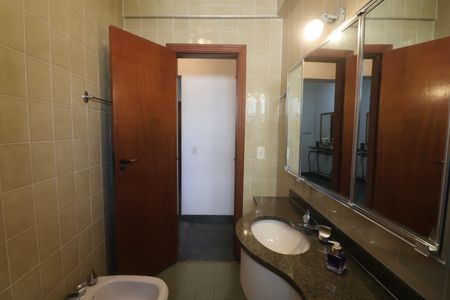 Apartamento para alugar com 175m², 3 quartos e 2 vagasBanheiro Social