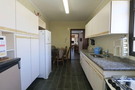 Apartamento para alugar com 175m², 3 quartos e 2 vagasCozinha