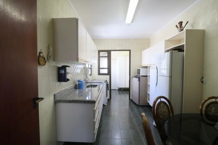 Apartamento para alugar com 175m², 3 quartos e 2 vagasCozinha