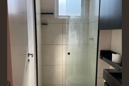 Banheiro de apartamento para alugar com 2 quartos, 44m² em Caiapos, Contagem