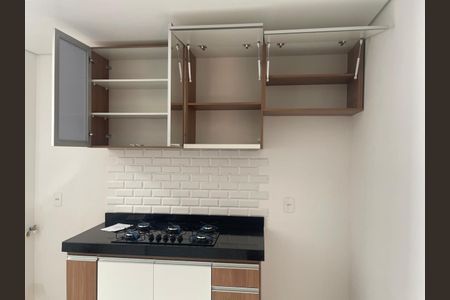 Cozinha de apartamento para alugar com 2 quartos, 44m² em Caiapos, Contagem