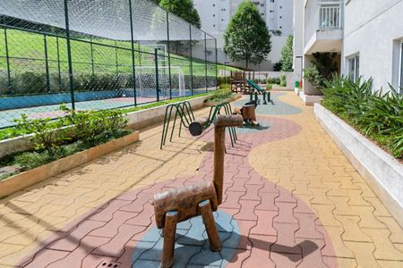 Apartamento para alugar com 60m², 2 quartos e 1 vaga Apartamento para alugar com 60m², 2 quartos e 1 vagaÁrea comum - Playground