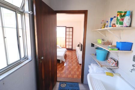 Casa à venda com 100m², 2 quartos e sem vagaÁrea de Serviço