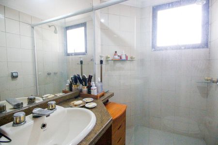 Apartamento para alugar com 225m², 3 quartos e 4 vagasBanheiro da Suíte 2