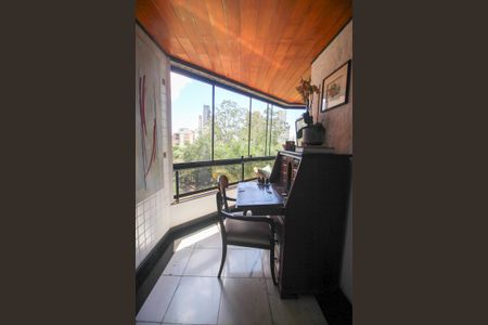 Apartamento para alugar com 225m², 3 quartos e 4 vagasSala