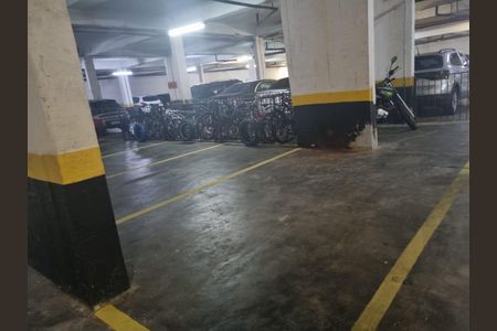 Apartamento para alugar com 100m², 4 quartos e 1 vaga Apartamento para alugar com 100m², 4 quartos e 1 vagaGaragem