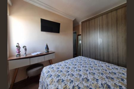 Apartamento para alugar com 100m², 4 quartos e 1 vaga Apartamento para alugar com 100m², 4 quartos e 1 vagaQuarto