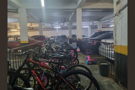 Apartamento para alugar com 100m², 4 quartos e 1 vaga Apartamento para alugar com 100m², 4 quartos e 1 vagaGaragem
