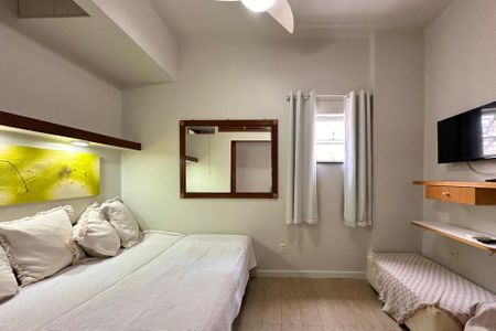 Quarto 02 de apartamento para alugar com 2 quartos, 43m² em Copacabana, Rio de Janeiro